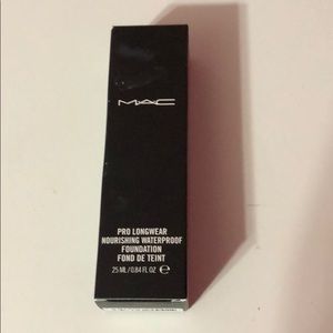 Mac Pro longwear foundation